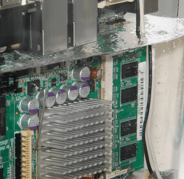 Иммерсионное охлаждение видеокарт