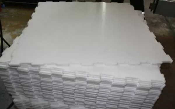 Искусственный лед в листах