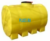 Пластиковая емкость 2000 л цилиндрическая горизонтальная на четырех опорах (код МН2000ФК2)