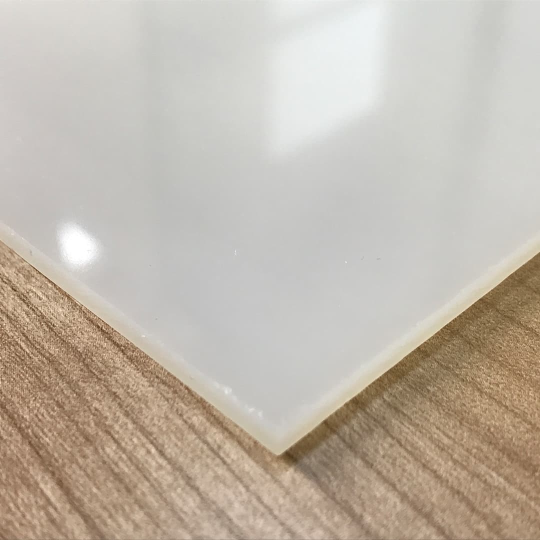 Экструзионное оргстекло (акрил) Plexiglas 3х2050х3050мм 47% (22,32 кг) Белое