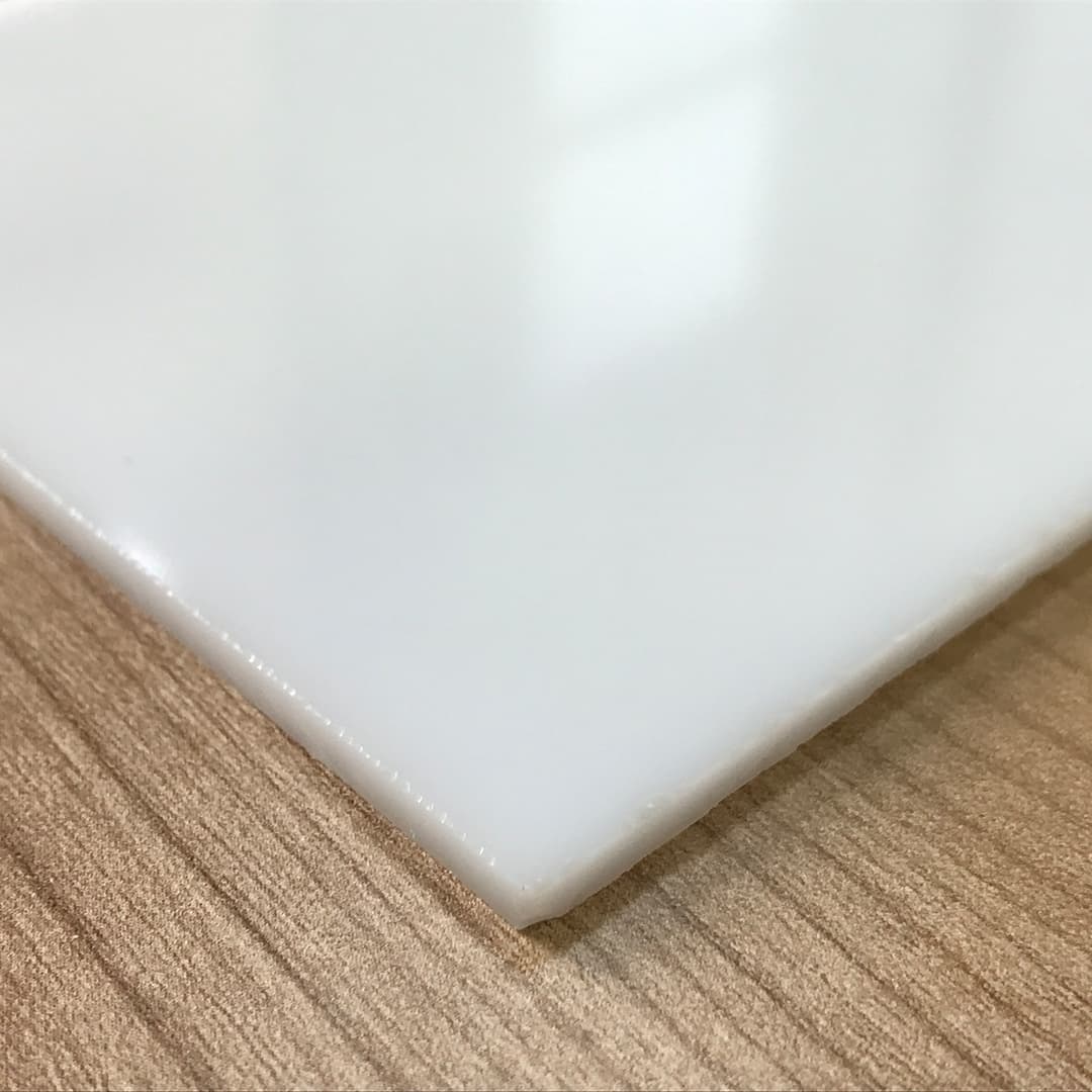 Экструзионное оргстекло (акрил) Plexiglas 4х2050х3050мм 30% (29,76 кг) Белое